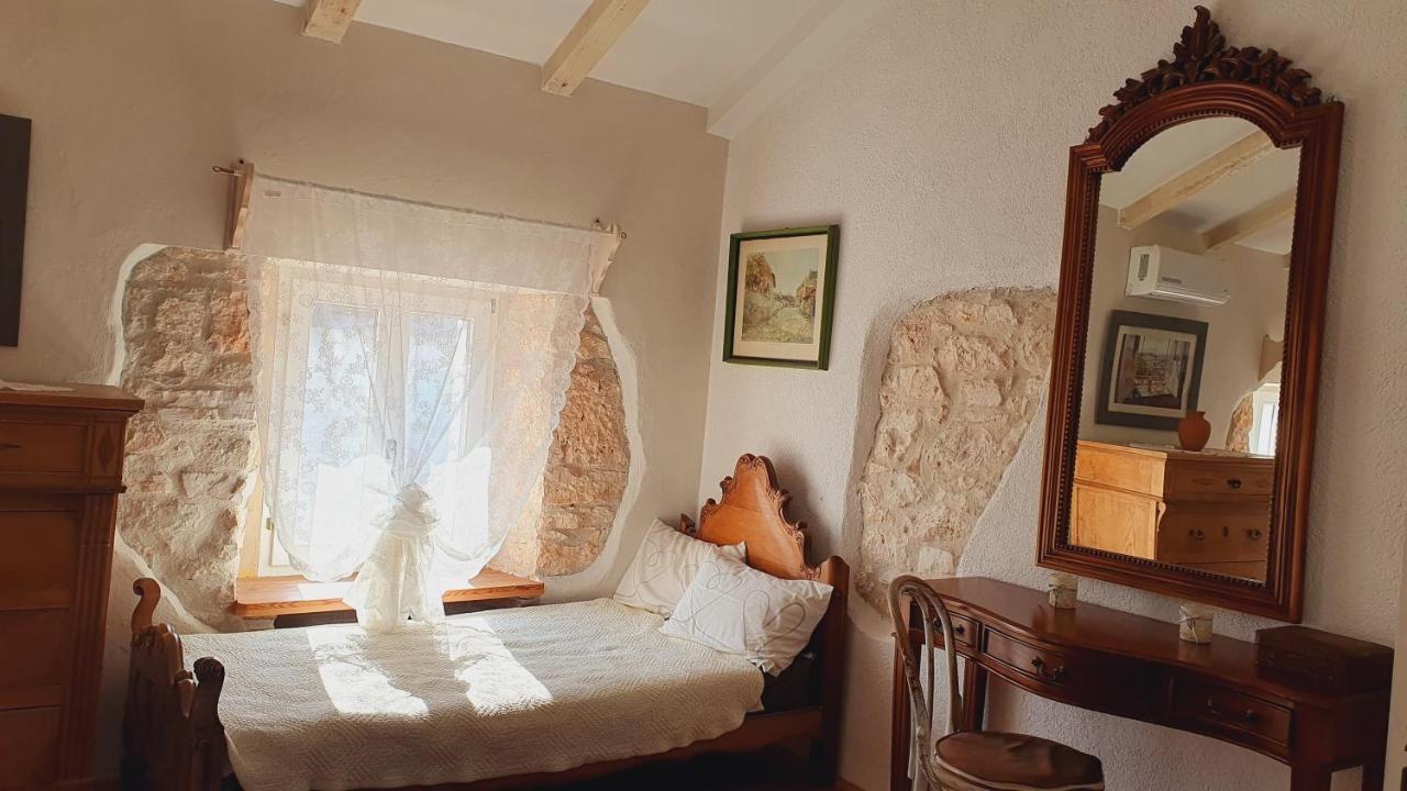 Villa Kazun With Private Pool And Two Gardens Marčana Exterior foto